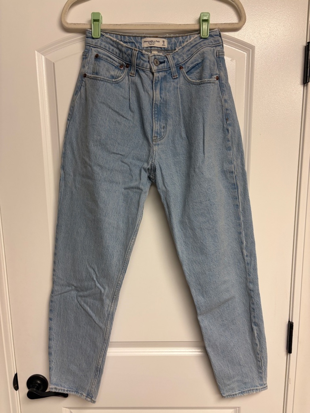 Light Blue women’s High-Rise 80 Mom Jeans - Picture 4 of 5